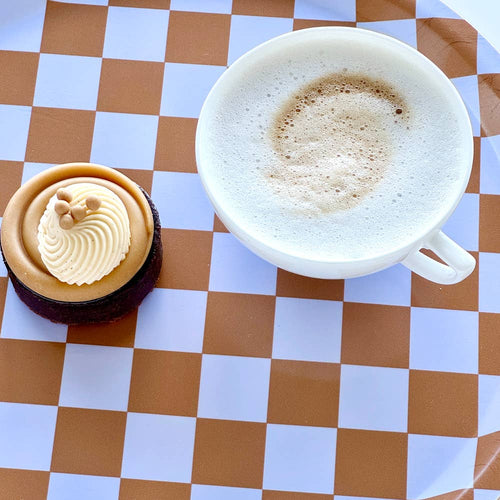 BANDEJA REDONDA CHECKER CARAMEL