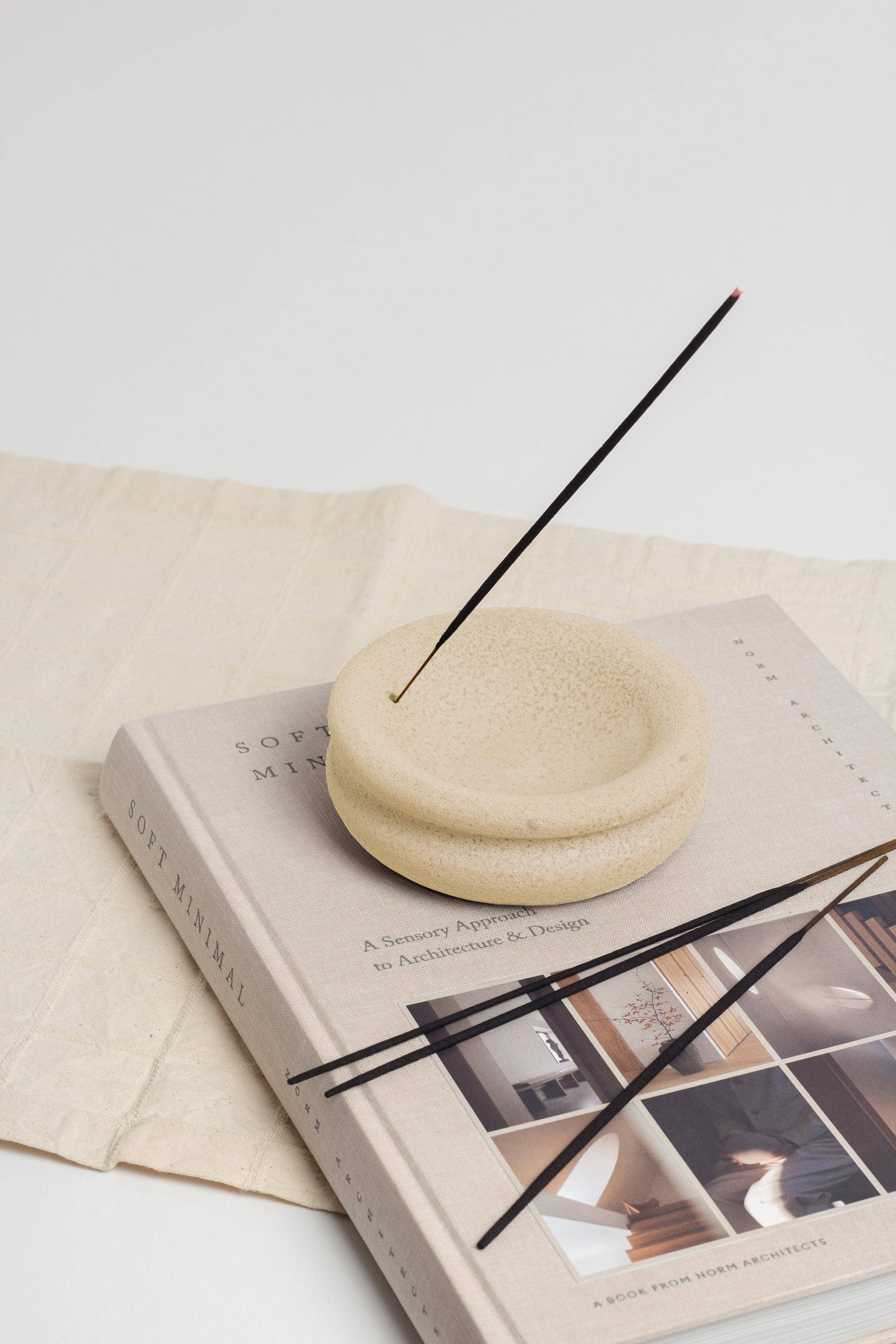 PORTA INCIENSO BEIGE - CASA CULTO | Shop Online