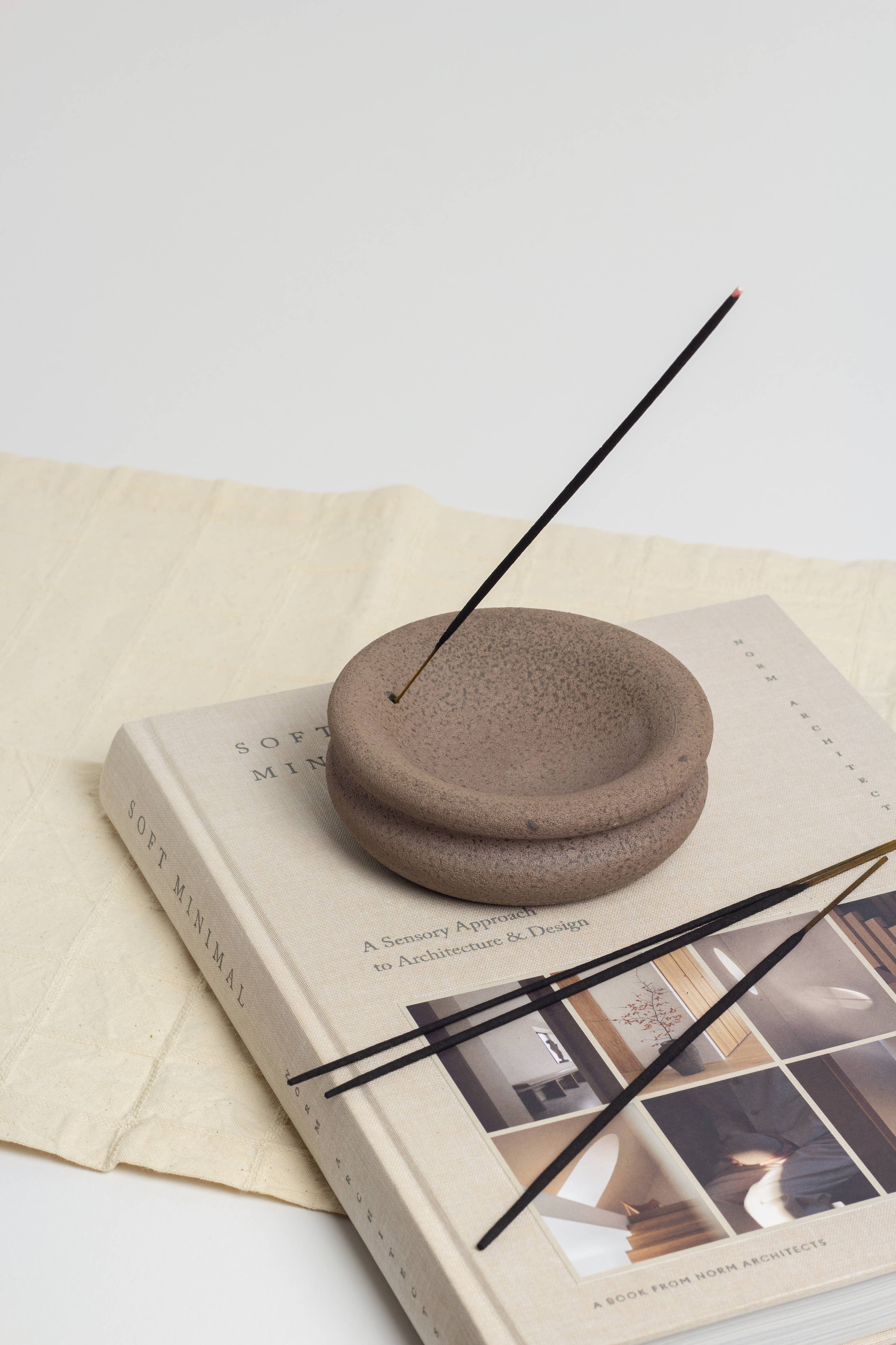 PORTA INCIENSO MARRÓN - CASA CULTO | Shop Online